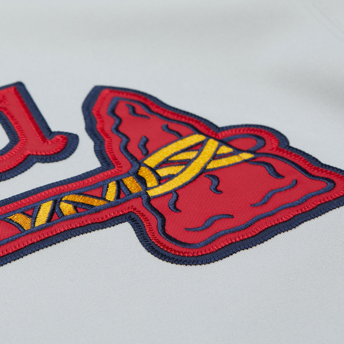 Men's Atlanta Braves Greg Maddux Mitchell & Ness Gray 1995 Throwback Authentic Jersey